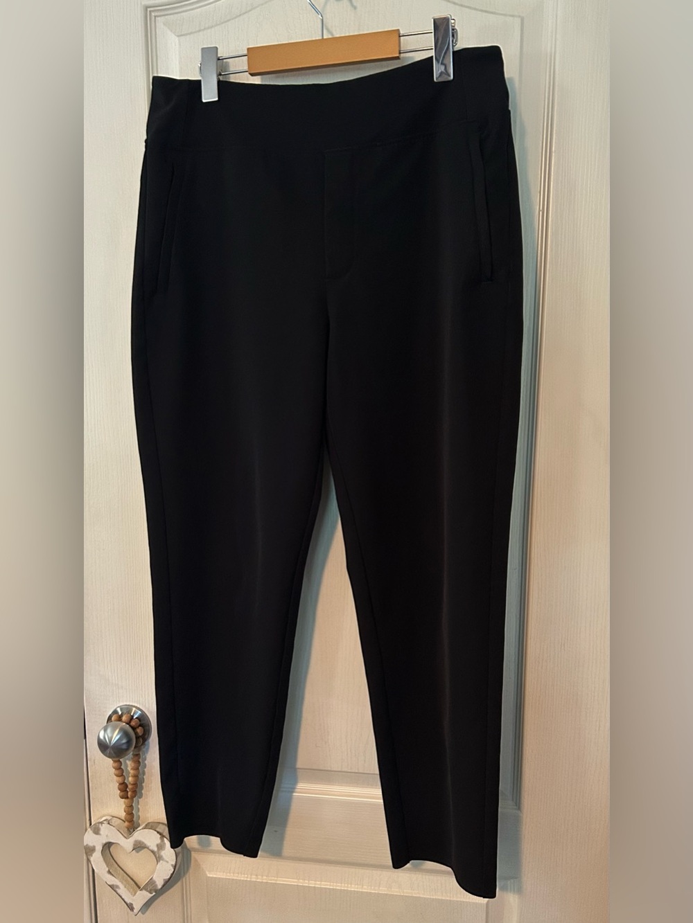 Atlhleta Classic Black Women’s Pull-On Ankle Pants